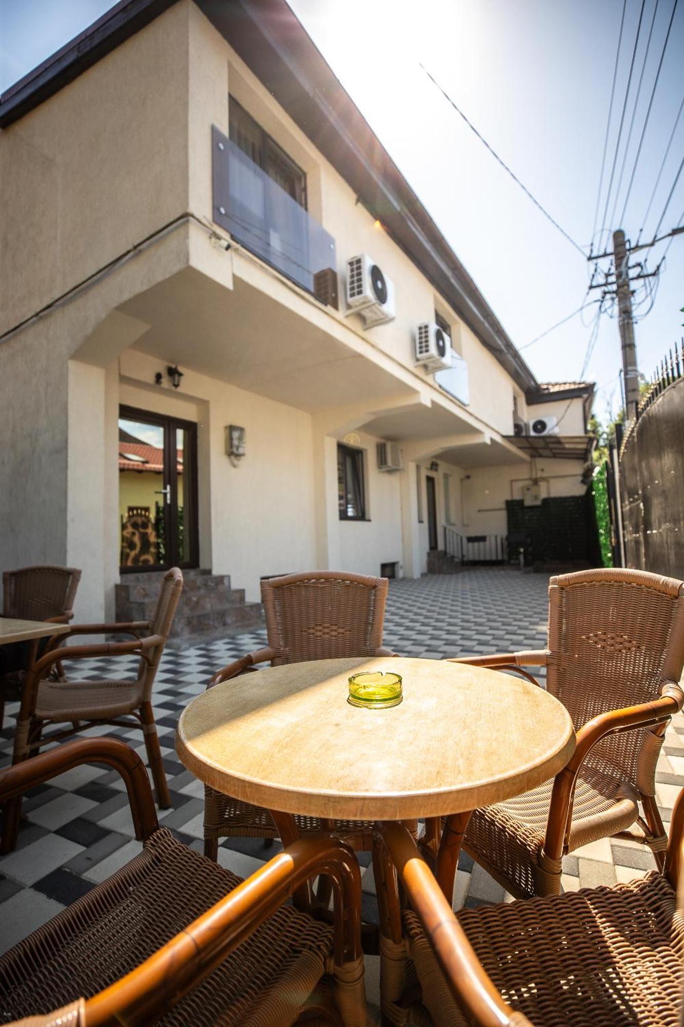 Nelana Guest House Cluj-Napoca Exterior foto