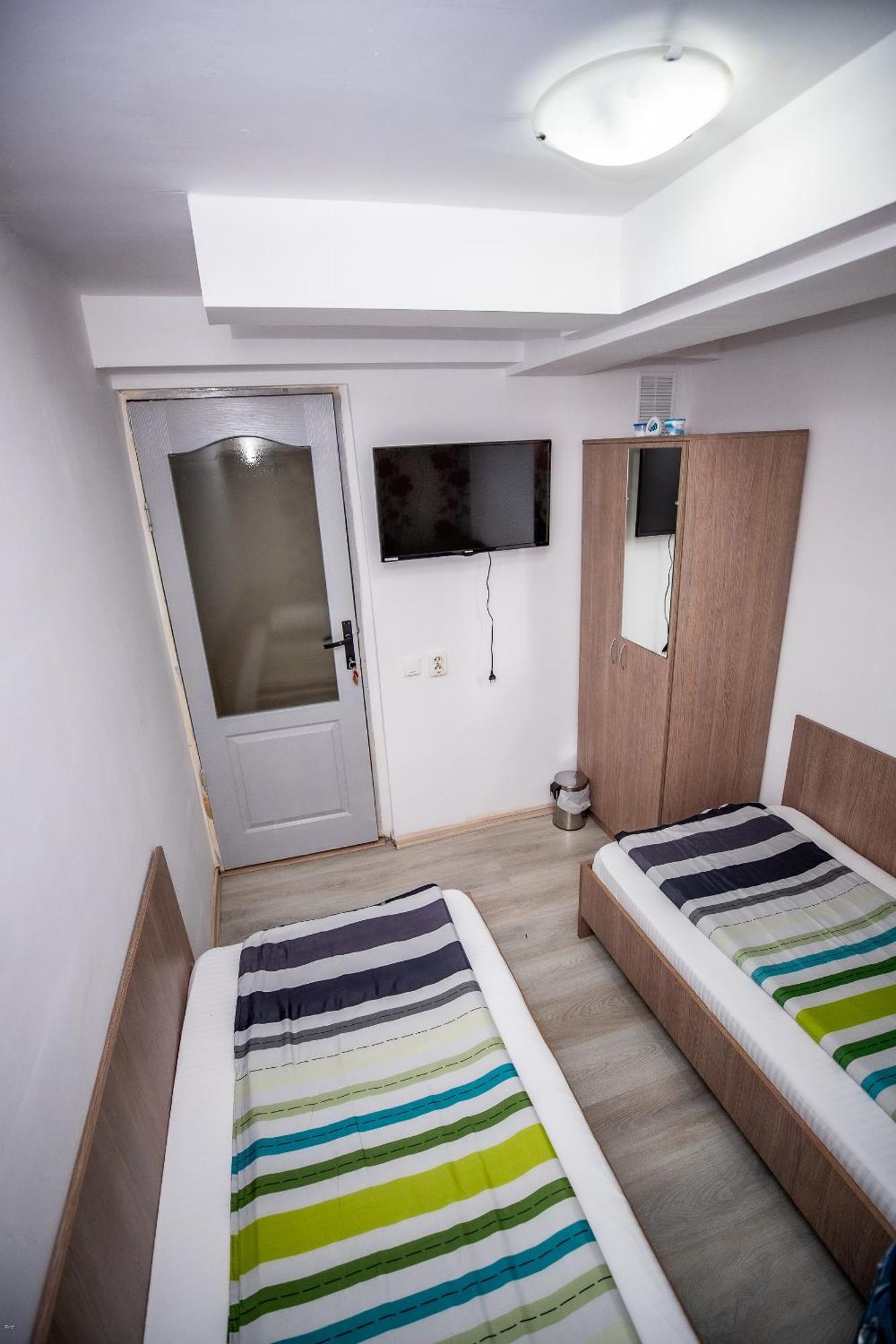 Nelana Guest House Cluj-Napoca Exterior foto