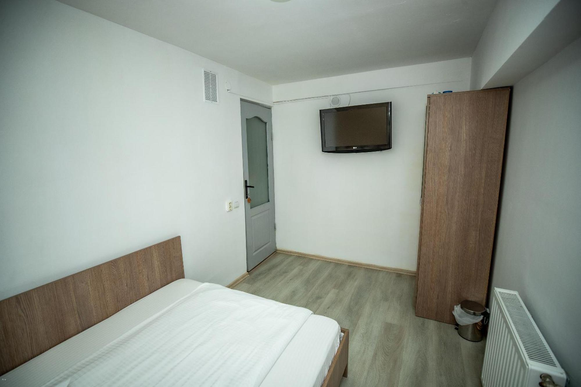 Nelana Guest House Cluj-Napoca Exterior foto