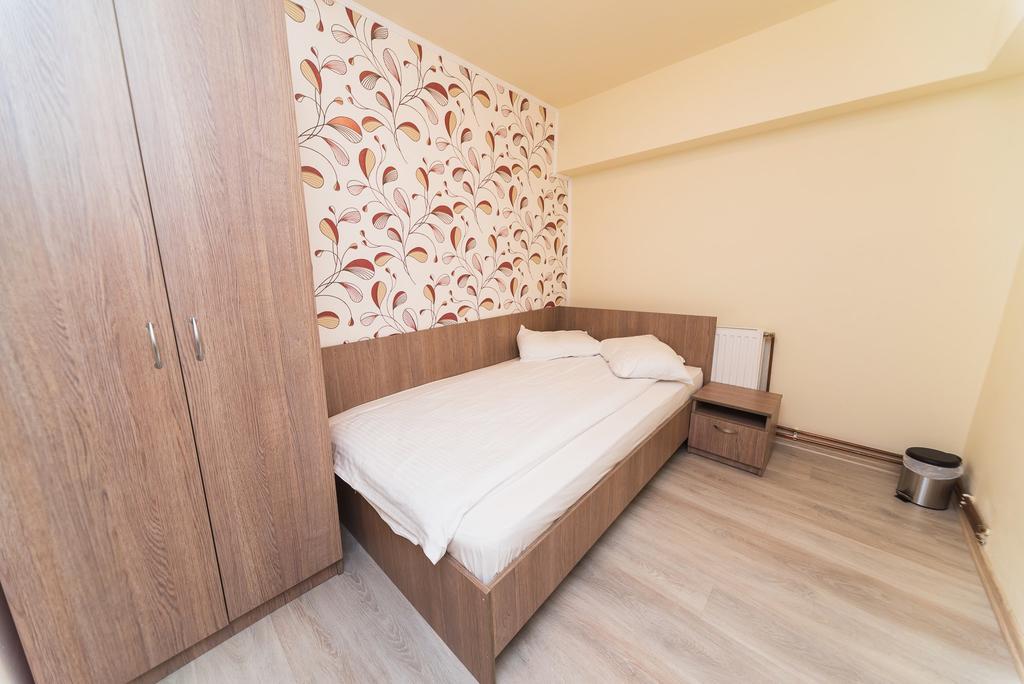 Nelana Guest House Cluj-Napoca Exterior foto